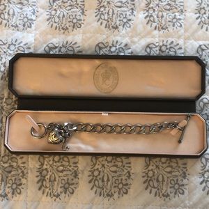 Juicy Couture charm bracelet. Silver.